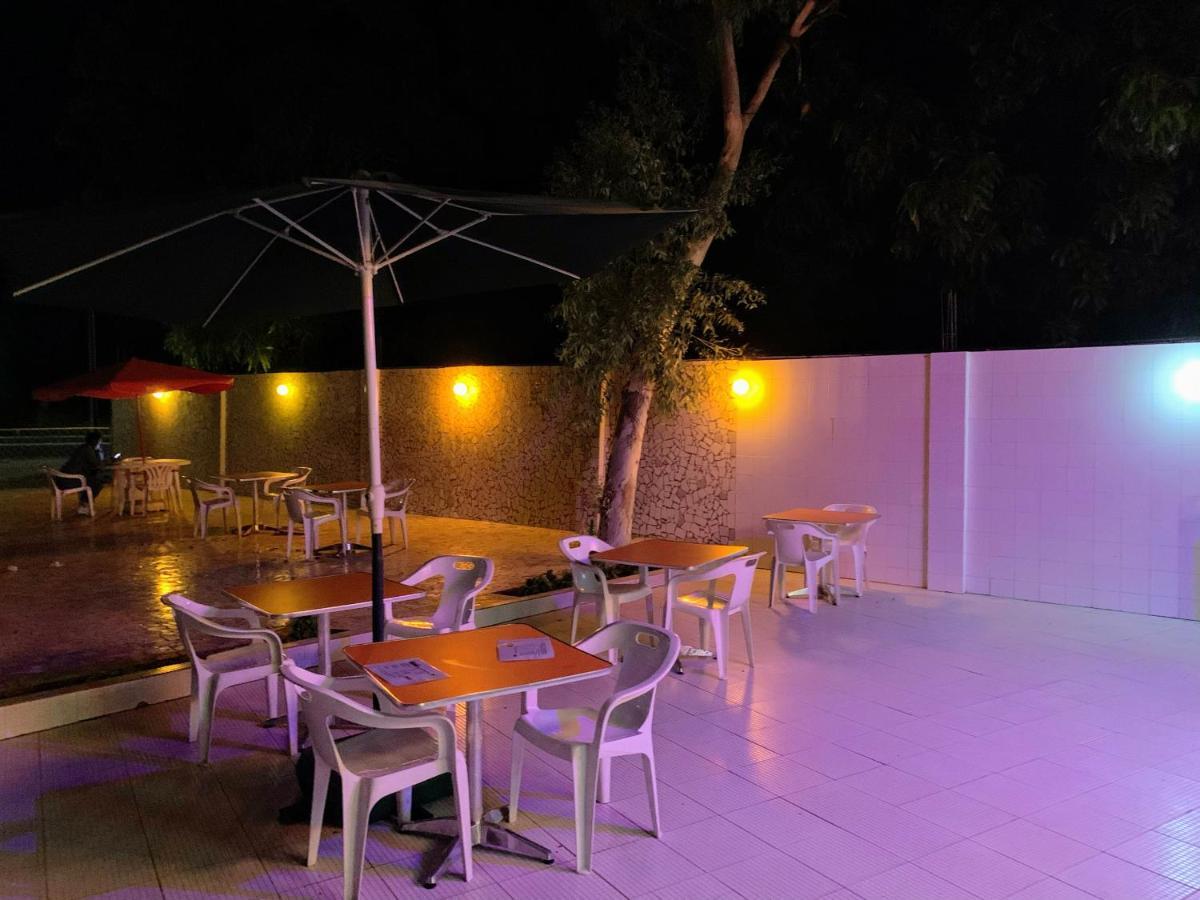 Woodpecker Resort Hotel Банджул Екстериор снимка