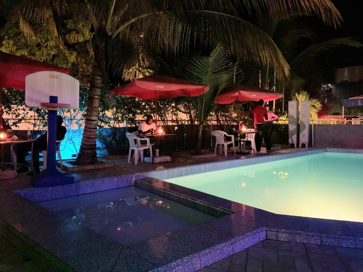 Woodpecker Resort Hotel Банджул Екстериор снимка