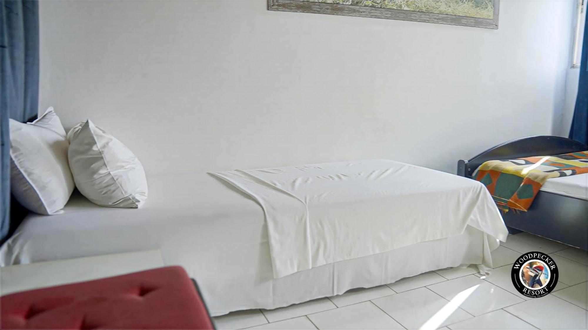 Woodpecker Resort Hotel Банджул Екстериор снимка