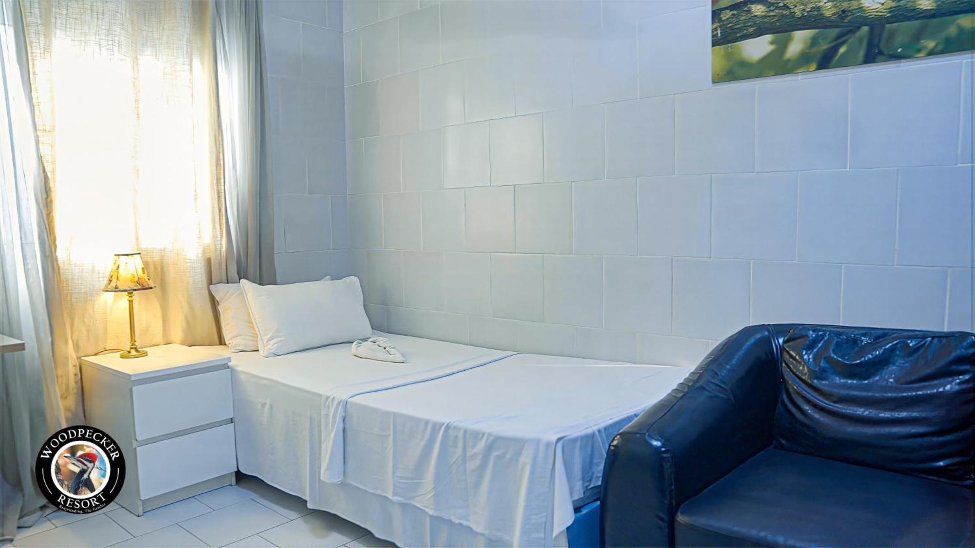 Woodpecker Resort Hotel Банджул Екстериор снимка