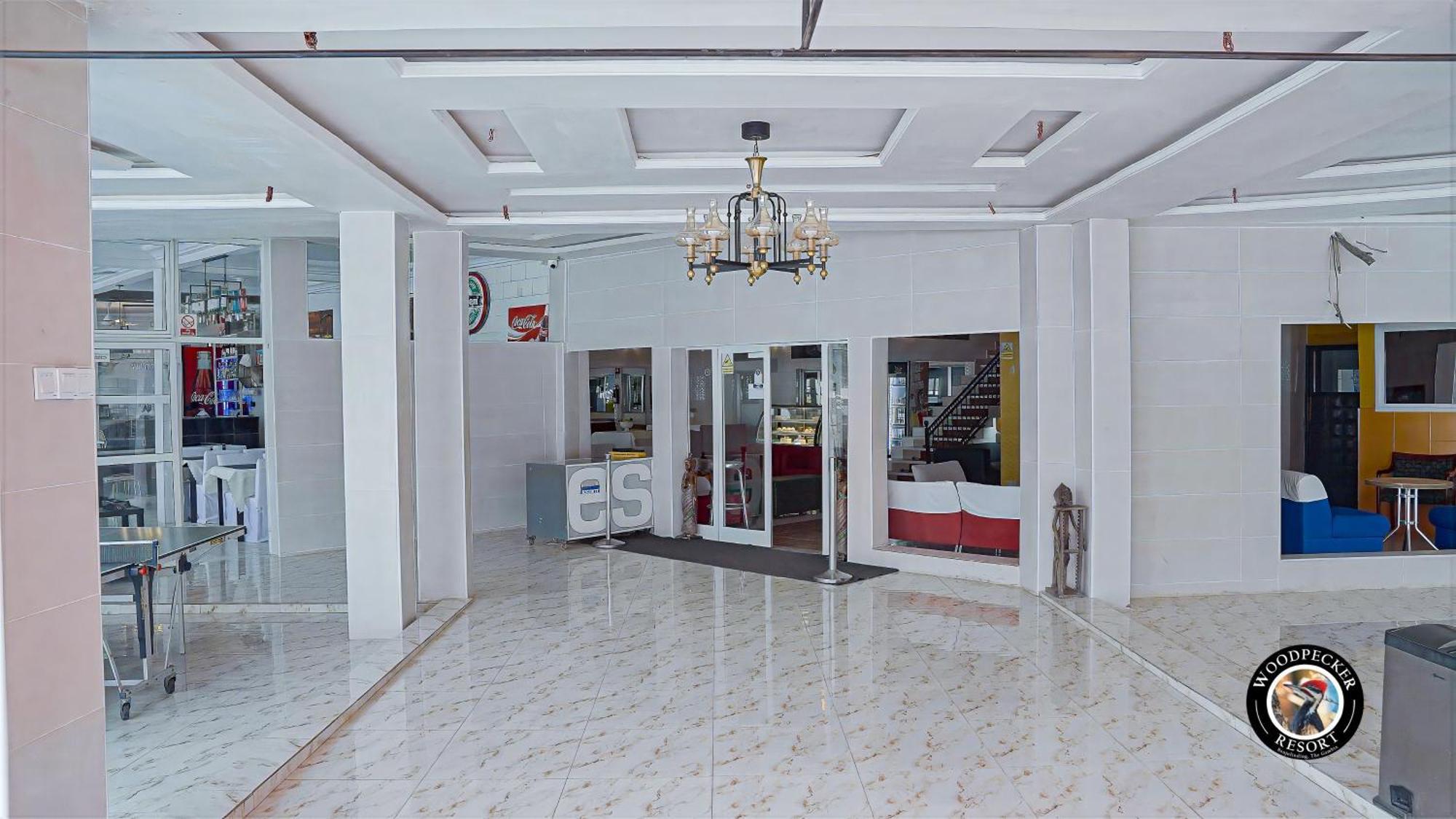 Woodpecker Resort Hotel Банджул Екстериор снимка