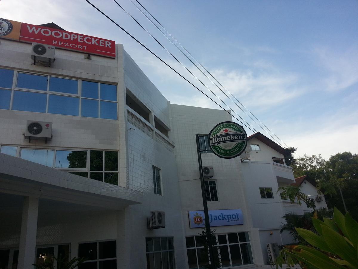 Woodpecker Resort Hotel Банджул Екстериор снимка