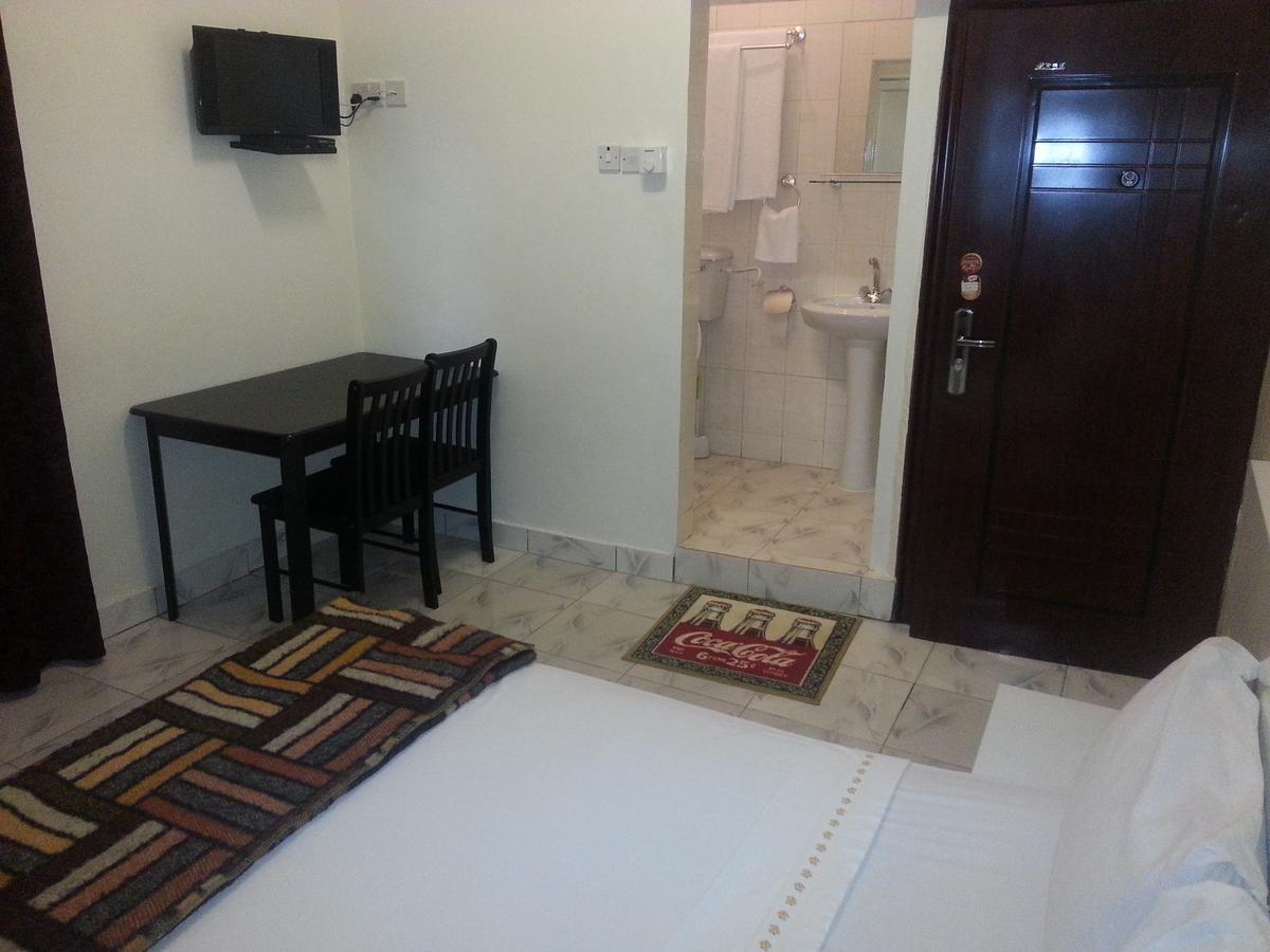 Woodpecker Resort Hotel Банджул Екстериор снимка